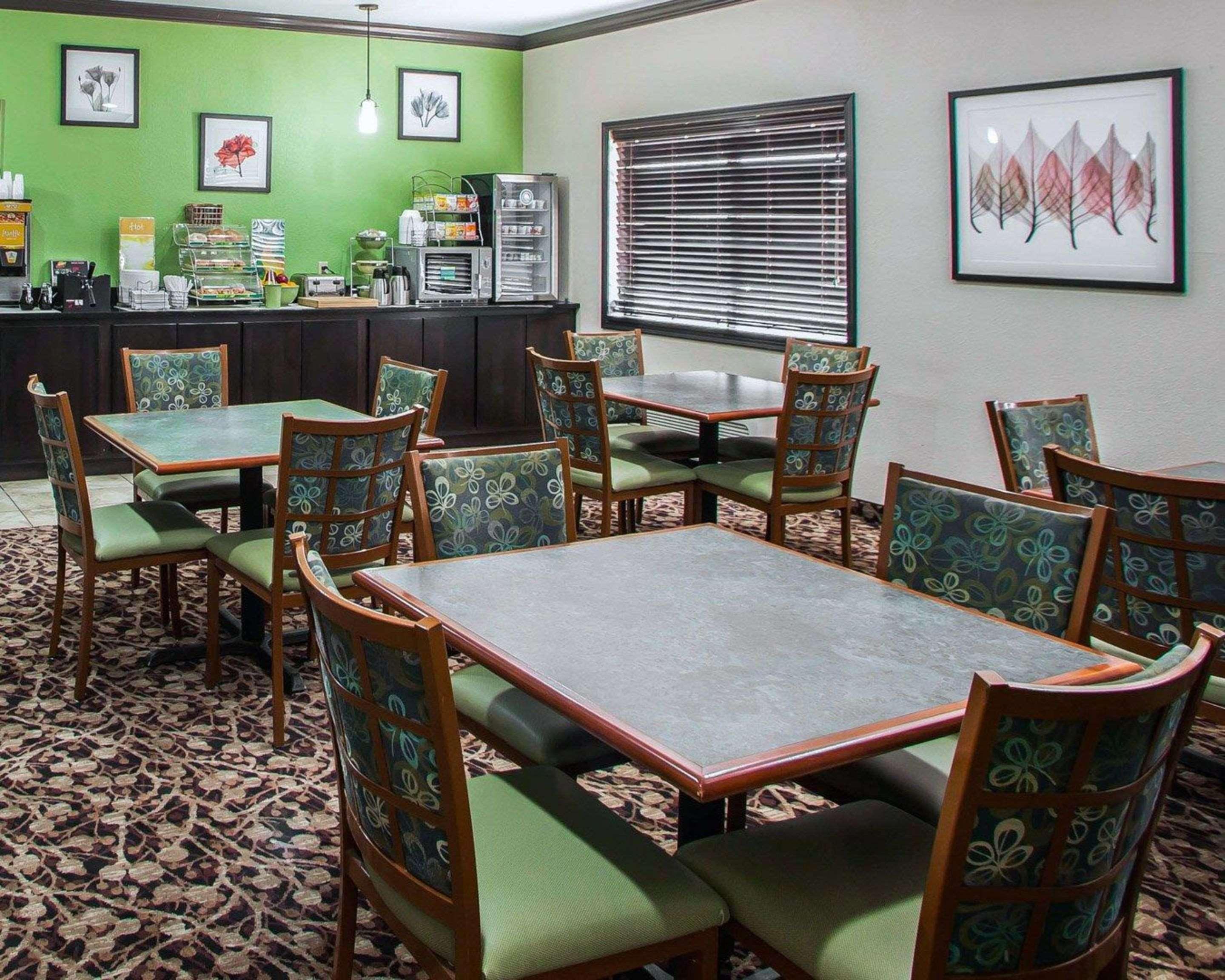 Quality Inn Near I-72 And Hwy 51 Forsyth Εξωτερικό φωτογραφία