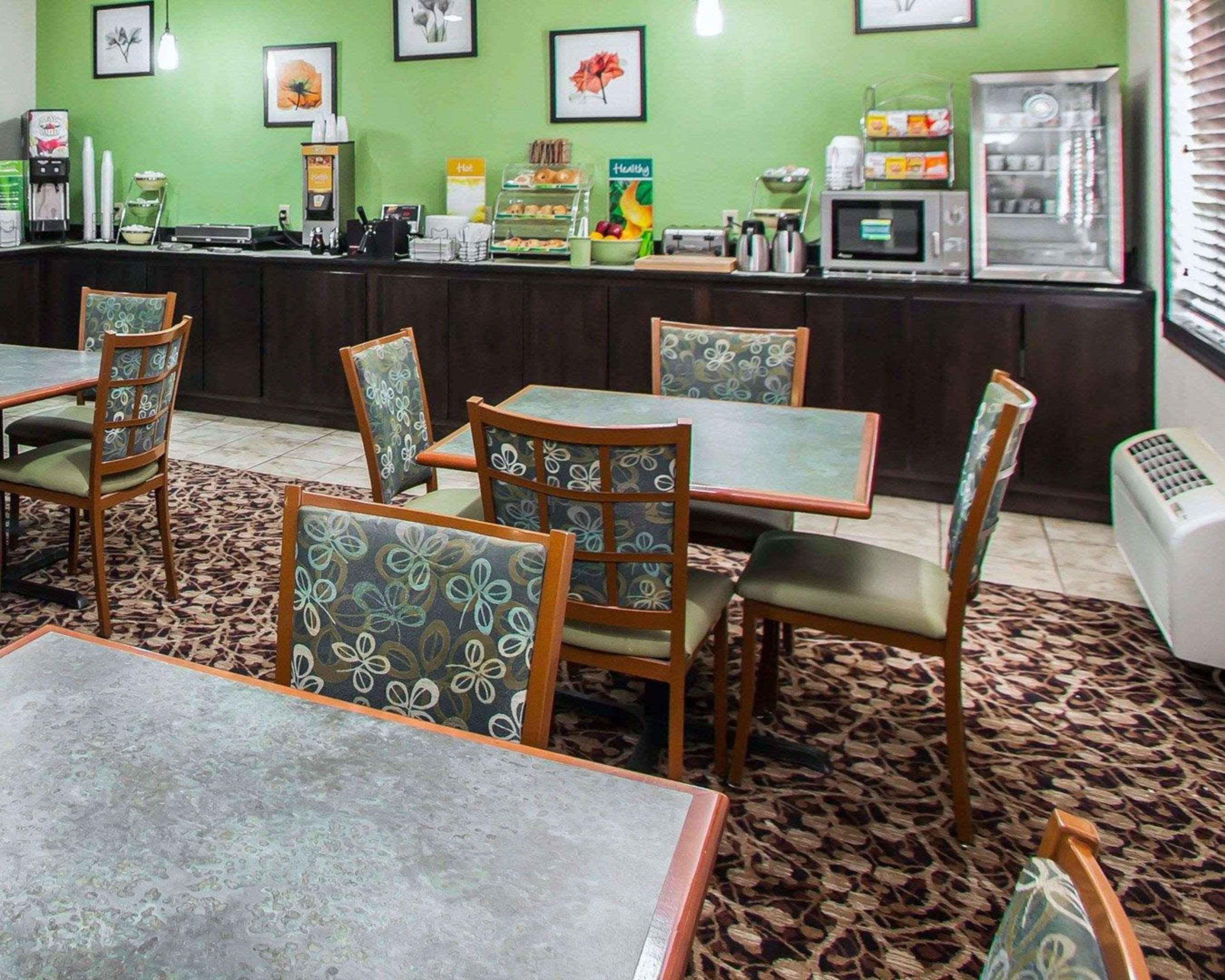 Quality Inn Near I-72 And Hwy 51 Forsyth Εξωτερικό φωτογραφία