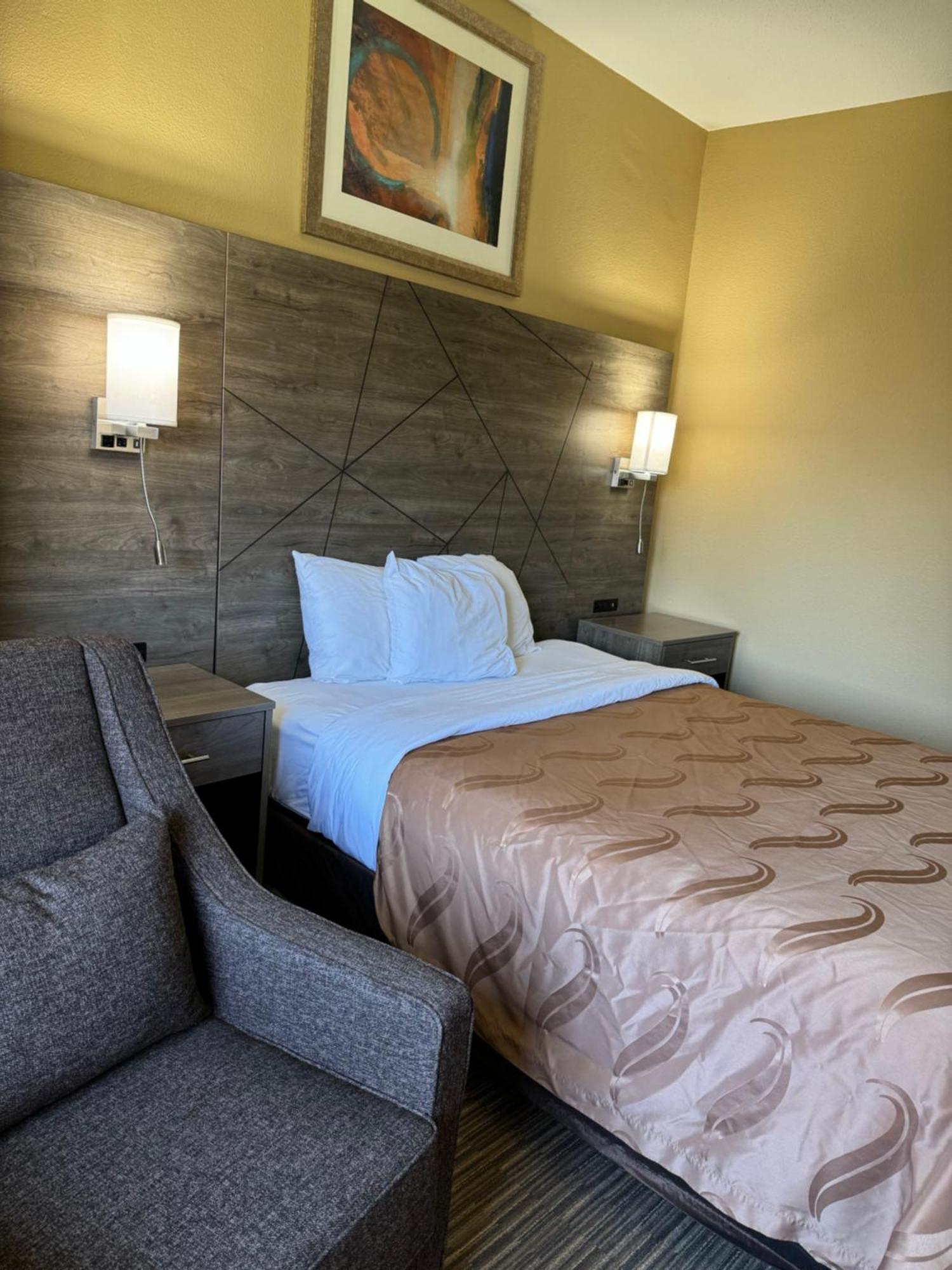 Quality Inn Near I-72 And Hwy 51 Forsyth Εξωτερικό φωτογραφία