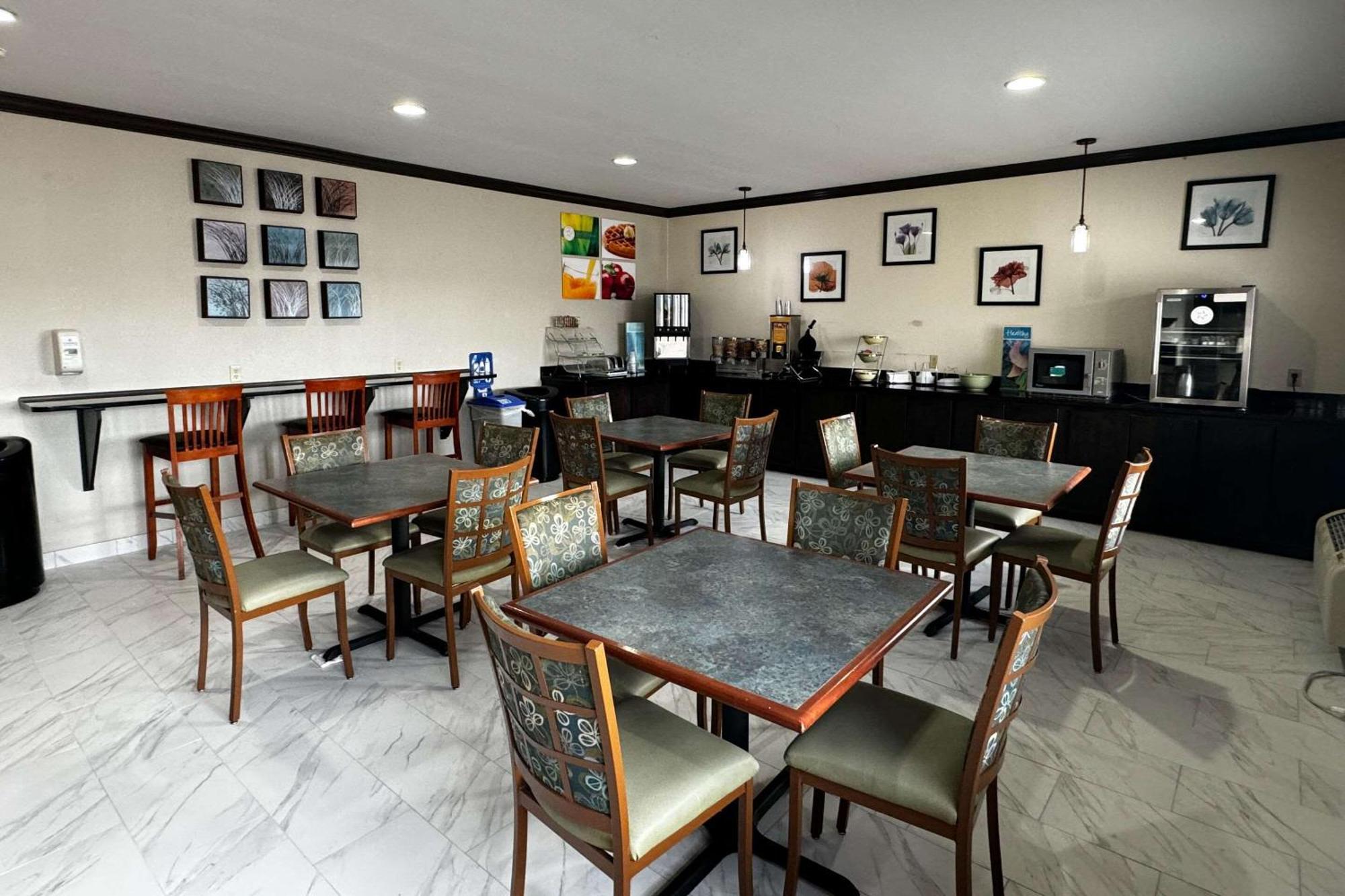 Quality Inn Near I-72 And Hwy 51 Forsyth Εξωτερικό φωτογραφία